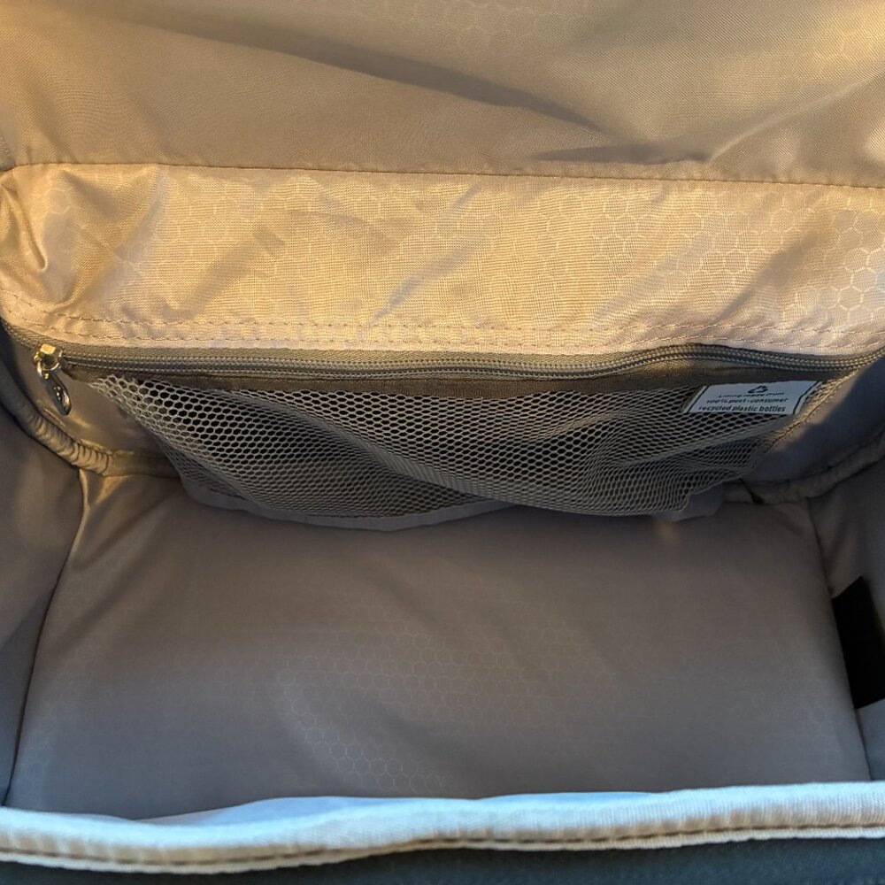 Travelpro Maxlite 5 Softside Lightweight CarryOn Tote, Overnight Weekender Bag - Picture 9 of 16